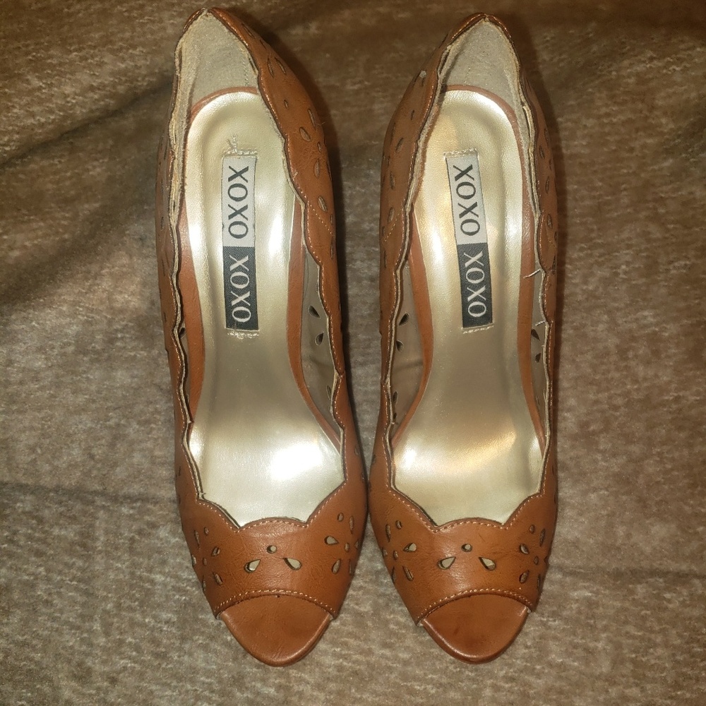 Size 6.5 Brown Heals